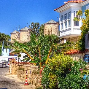 Beyaz Ev Konukevi Alaçatı